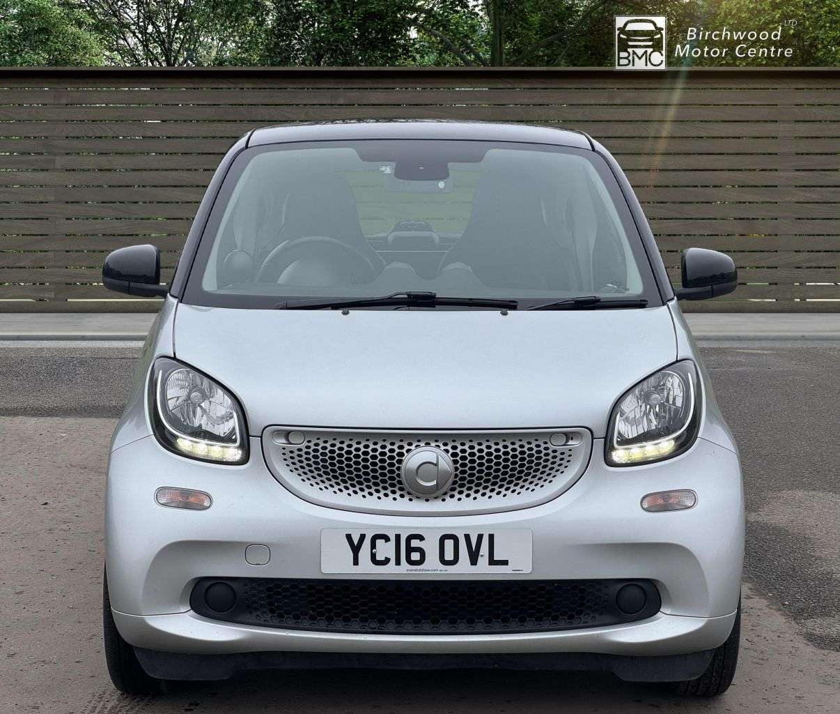 A 2016 SMART FORTWO 0.9T Prime (Premium) Coupe 2dr Petrol Manual Euro 6 (s/s) (90 ps) LEATHER T A 2016 SMART FORTWO 0.9T Prime (Premium) Coupe 2dr Petrol Manual Euro 6 (s/s) (90 ps) LEATHER T