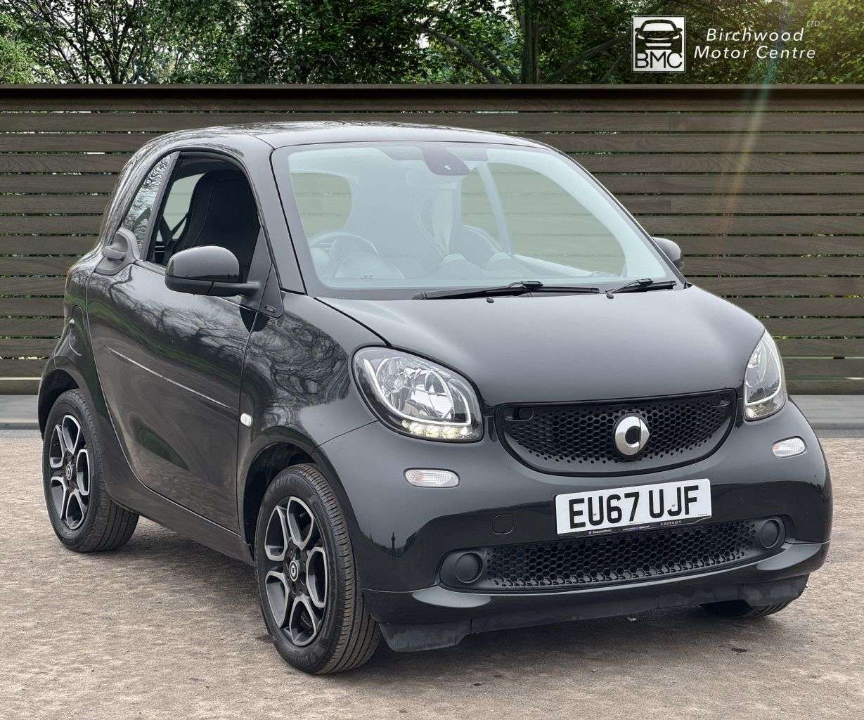 A 2017 SMART FORTWO 0.9T Prime (Premium) Coupe 2dr Petrol Twinamic Euro 6 (s/s) (90 ps) REVERSE A 2017 SMART FORTWO 0.9T Prime (Premium) Coupe 2dr Petrol Twinamic Euro 6 (s/s) (90 ps) REVERSE
