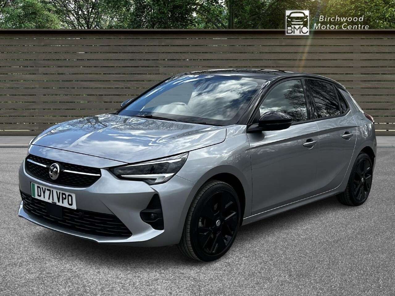 A 2021 VAUXHALL CORSA ELECTRIC 50kWh SRi Nav Premium Hatchback 5dr Electric Auto (7.4Kw Charger) (136 ps) A 2021 VAUXHALL CORSA ELECTRIC 50kWh SRi Nav Premium Hatchback 5dr Electric Auto (7.4Kw Charger) (136 ps)