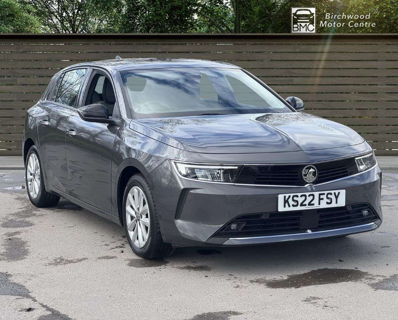 A 2022 VAUXHALL ASTRA 1.2 Turbo Design Hatchback 5dr Petrol Manual Euro 6 (s/s) (110 ps) SERVICE A 2022 VAUXHALL ASTRA 1.2 Turbo Design Hatchback 5dr Petrol Manual Euro 6 (s/s) (110 ps) SERVICE