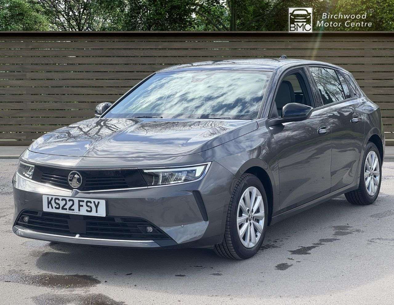 A 2022 VAUXHALL ASTRA 1.2 Turbo Design Hatchback 5dr Petrol Manual Euro 6 (s/s) (110 ps) SERVICE A 2022 VAUXHALL ASTRA 1.2 Turbo Design Hatchback 5dr Petrol Manual Euro 6 (s/s) (110 ps) SERVICE