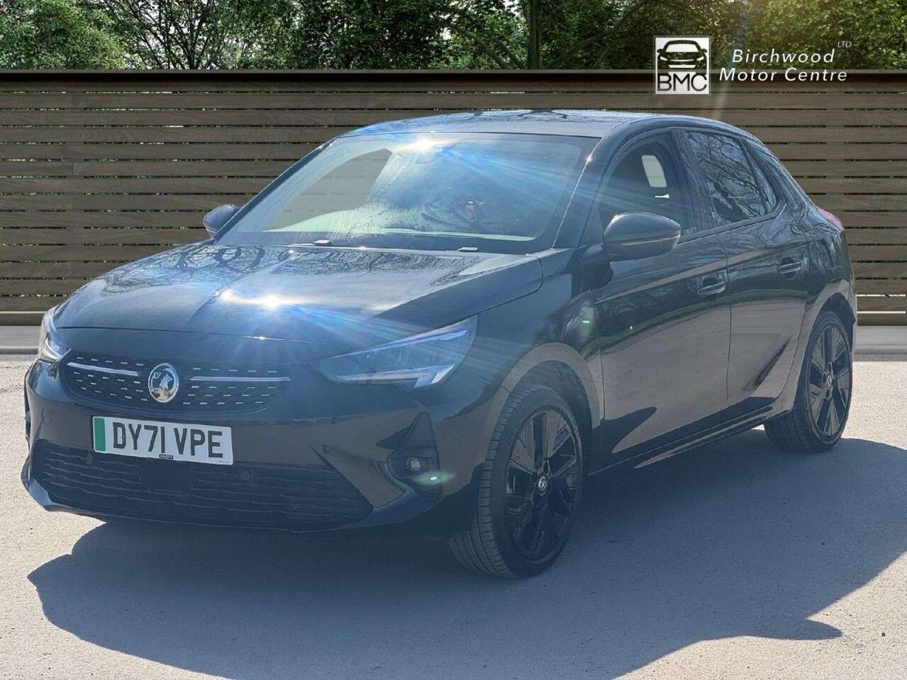 A 2021 VAUXHALL CORSA ELECTRIC 50kWh SRi Nav Premium Hatchback 5dr Electric Auto (7.4Kw Charger) (136 ps) A 2021 VAUXHALL CORSA ELECTRIC 50kWh SRi Nav Premium Hatchback 5dr Electric Auto (7.4Kw Charger) (136 ps)