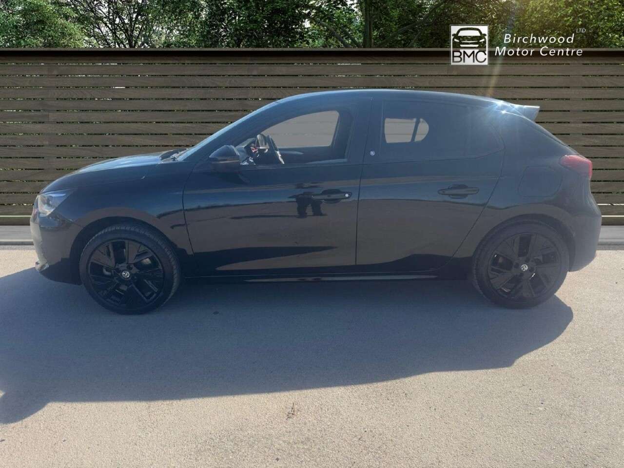 A 2021 VAUXHALL CORSA ELECTRIC 50kWh SRi Nav Premium Hatchback 5dr Electric Auto (7.4Kw Charger) (136 ps) A 2021 VAUXHALL CORSA ELECTRIC 50kWh SRi Nav Premium Hatchback 5dr Electric Auto (7.4Kw Charger) (136 ps)