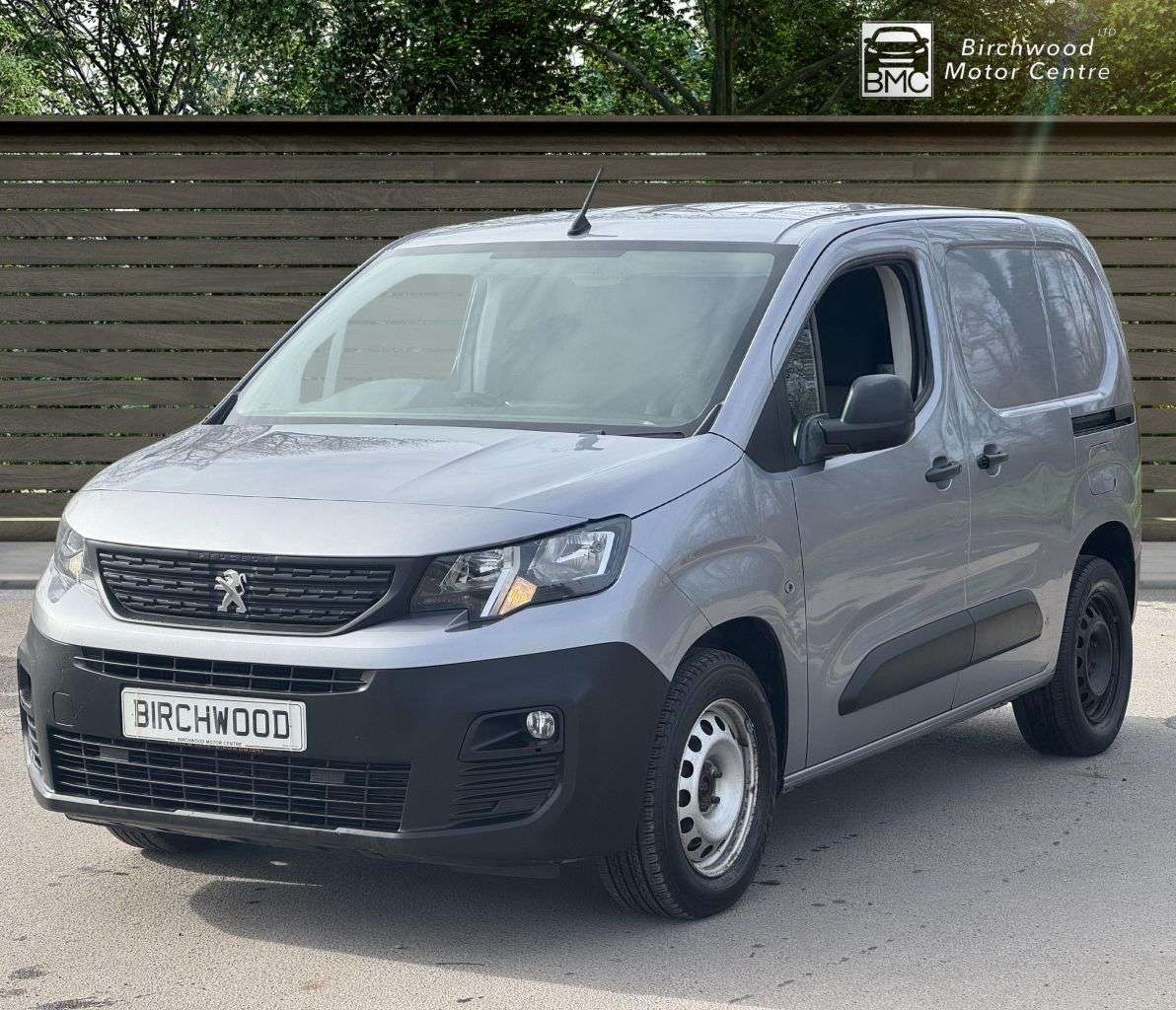 A 2019 PEUGEOT PARTNER 1.6 BlueHDi 1000 Grip Standard Panel Van 5dr Diesel Manual SWB Euro 6 (75 b A 2019 PEUGEOT PARTNER 1.6 BlueHDi 1000 Grip Standard Panel Van 5dr Diesel Manual SWB Euro 6 (75 b