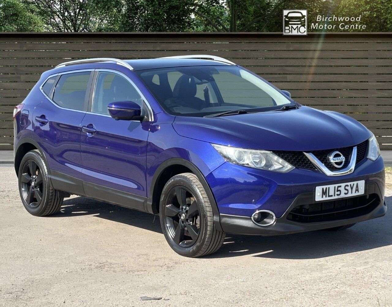 A 2015 NISSAN QASHQAI 1.2 DIG-T n-tec+ SUV 5dr Petrol Manual 2WD Euro 5 (s/s) (115 ps) A 2015 NISSAN QASHQAI 1.2 DIG-T n-tec+ SUV 5dr Petrol Manual 2WD Euro 5 (s/s) (115 ps)