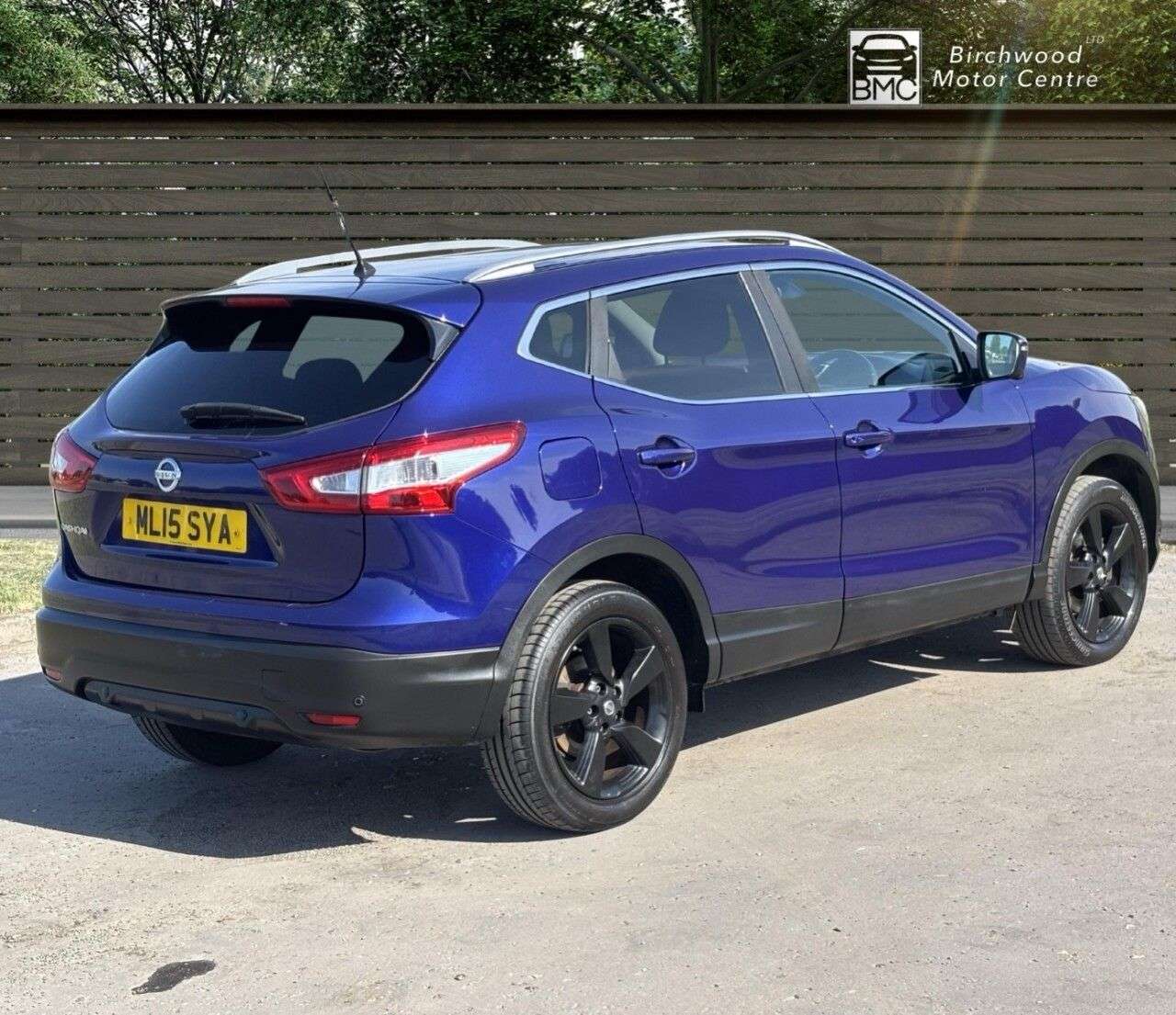 A 2015 NISSAN QASHQAI 1.2 DIG-T n-tec+ SUV 5dr Petrol Manual 2WD Euro 5 (s/s) (115 ps) A 2015 NISSAN QASHQAI 1.2 DIG-T n-tec+ SUV 5dr Petrol Manual 2WD Euro 5 (s/s) (115 ps)