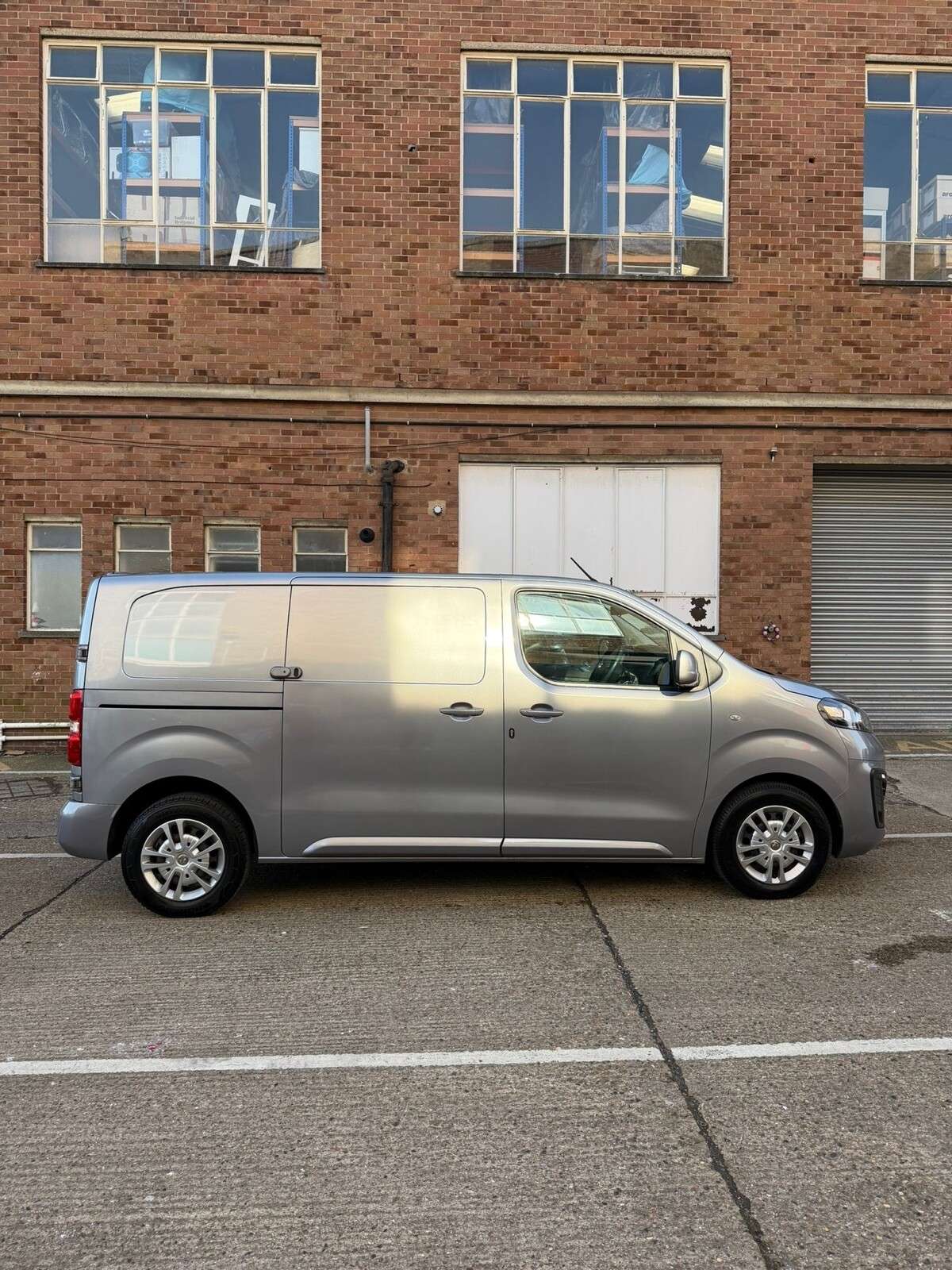 A 2020 VAUXHALL VIVARO 2.0 Turbo D 3100 Sportive Panel Van 5dr Diesel Manual L1 H1 Euro 6 (s/s) (1 A 2020 VAUXHALL VIVARO 2.0 Turbo D 3100 Sportive Panel Van 5dr Diesel Manual L1 H1 Euro 6 (s/s) (1