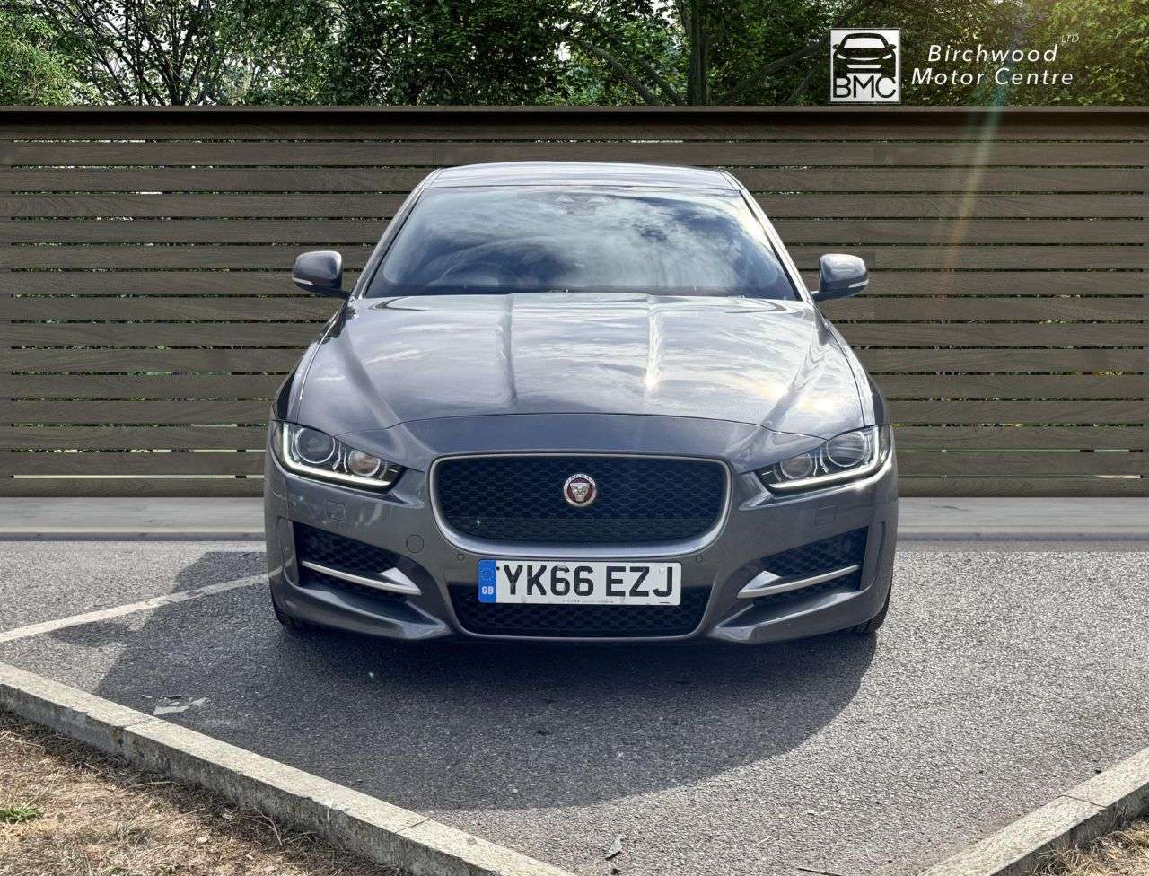 A 2016 JAGUAR XE 2.0d R-Sport Saloon 4dr Diesel Auto Euro 6 (s/s) (180 ps) A 2016 JAGUAR XE 2.0d R-Sport Saloon 4dr Diesel Auto Euro 6 (s/s) (180 ps)