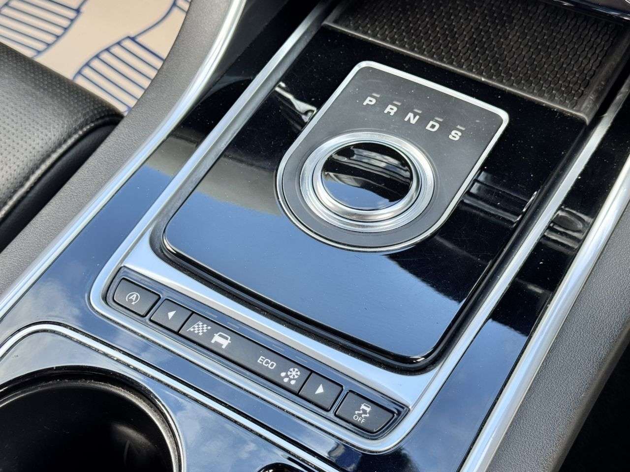 2016 JAGUAR XE 2016 JAGUAR XE