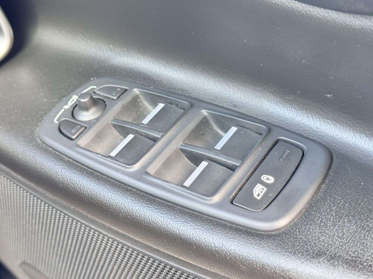 2016 JAGUAR XE 2016 JAGUAR XE