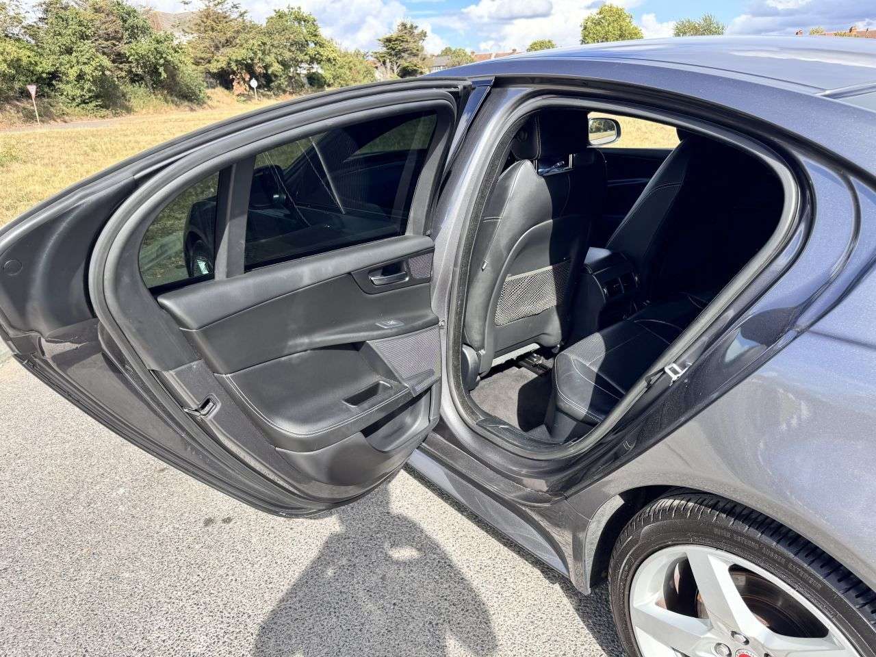 2016 JAGUAR XE 2016 JAGUAR XE