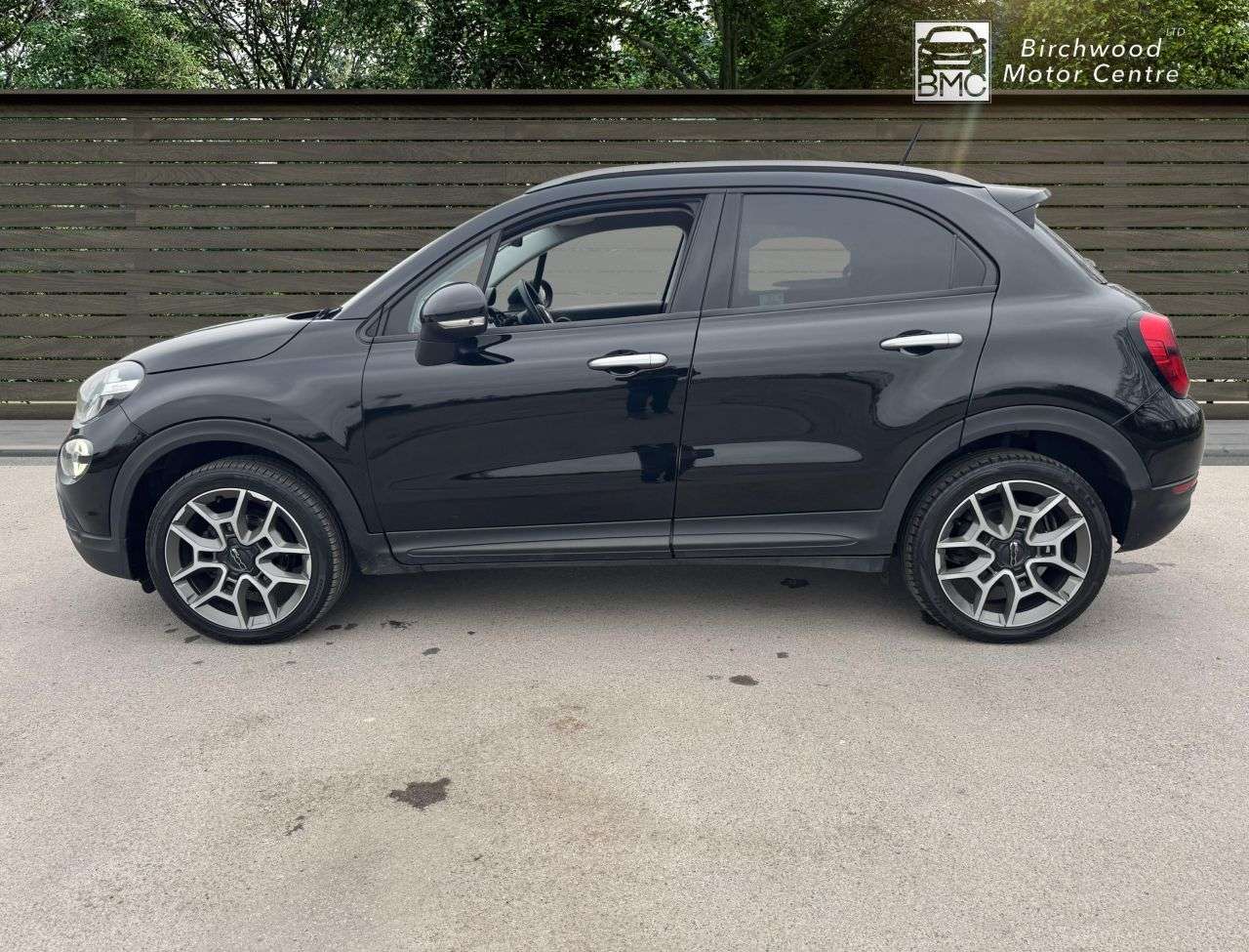 A 2019 FIAT 500X 1.0 FireFly Turbo MultiAir Cross Plus SUV 5dr Petrol Manual Euro 6 (s/s) (1 A 2019 FIAT 500X 1.0 FireFly Turbo MultiAir Cross Plus SUV 5dr Petrol Manual Euro 6 (s/s) (1