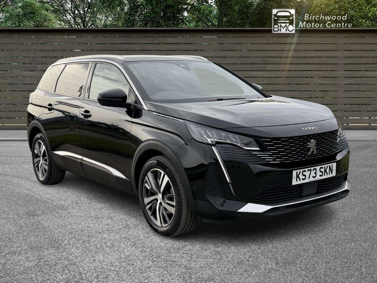 A 2023 PEUGEOT 5008 1.2 HYBRID Allure Premium + SUV 5dr Petrol Hybrid e-DSC6 Euro 6 (s/s) (136 A 2023 PEUGEOT 5008 1.2 HYBRID Allure Premium + SUV 5dr Petrol Hybrid e-DSC6 Euro 6 (s/s) (136
