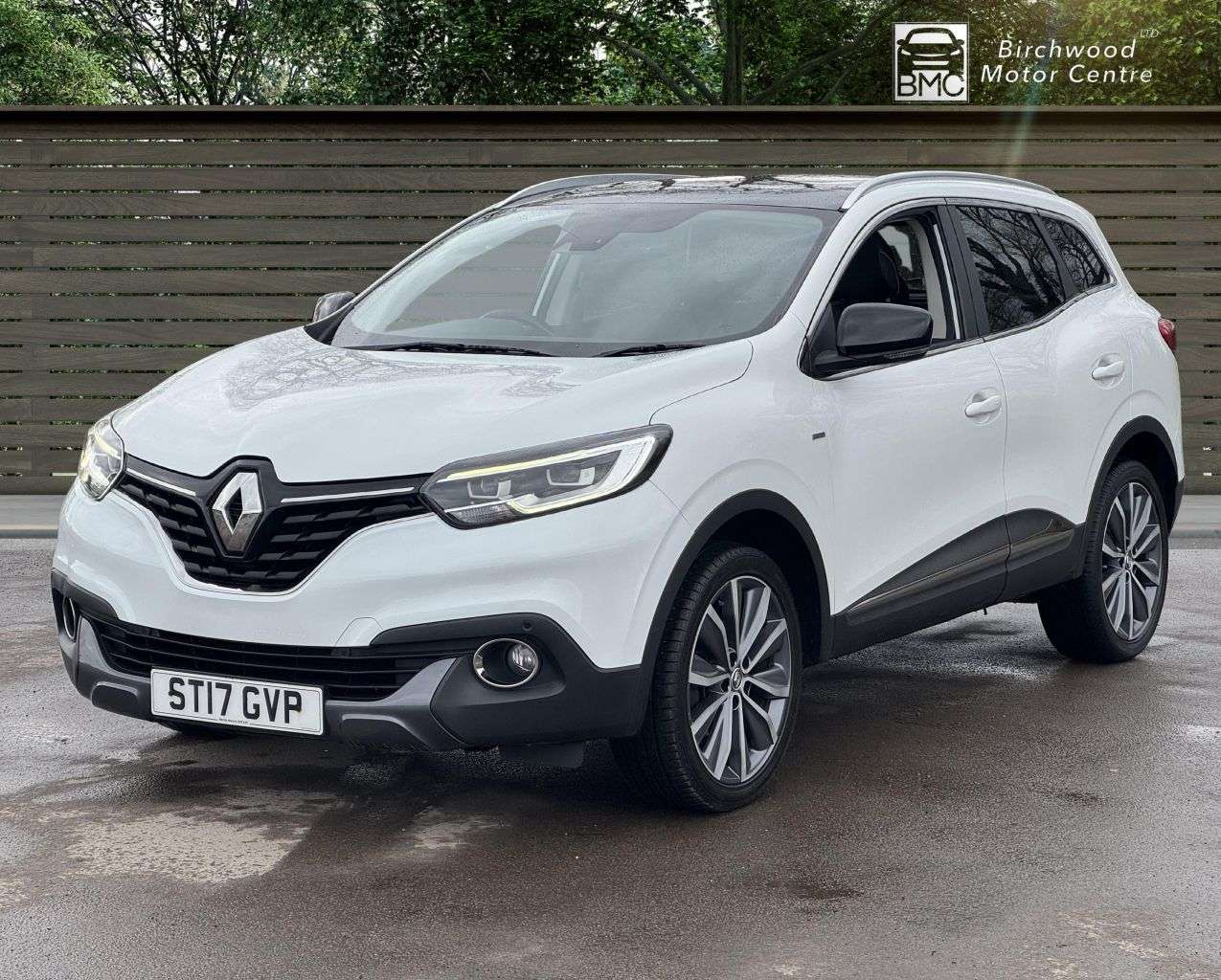 A 2017 RENAULT KADJAR 1.5 dCi Signature Nav SUV 5dr Diesel EDC Euro 6 (s/s) (110 ps) A 2017 RENAULT KADJAR 1.5 dCi Signature Nav SUV 5dr Diesel EDC Euro 6 (s/s) (110 ps)