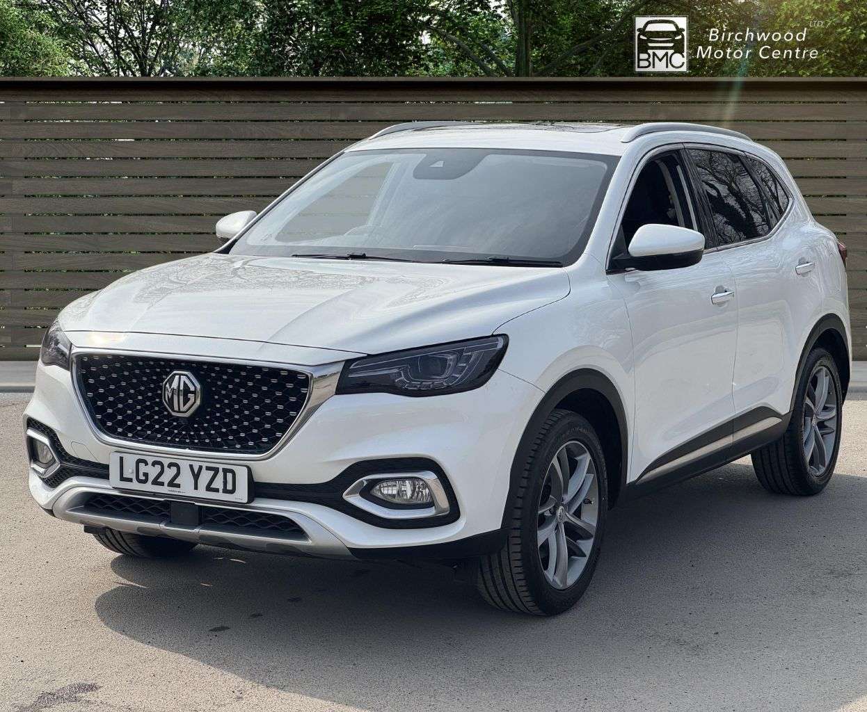 A 2022 MG MG HS 1.5 T-GDI Exclusive SUV 5dr Petrol DCT Euro 6 (s/s) (162 ps) FULL SERVICE H A 2022 MG MG HS 1.5 T-GDI Exclusive SUV 5dr Petrol DCT Euro 6 (s/s) (162 ps) FULL SERVICE H