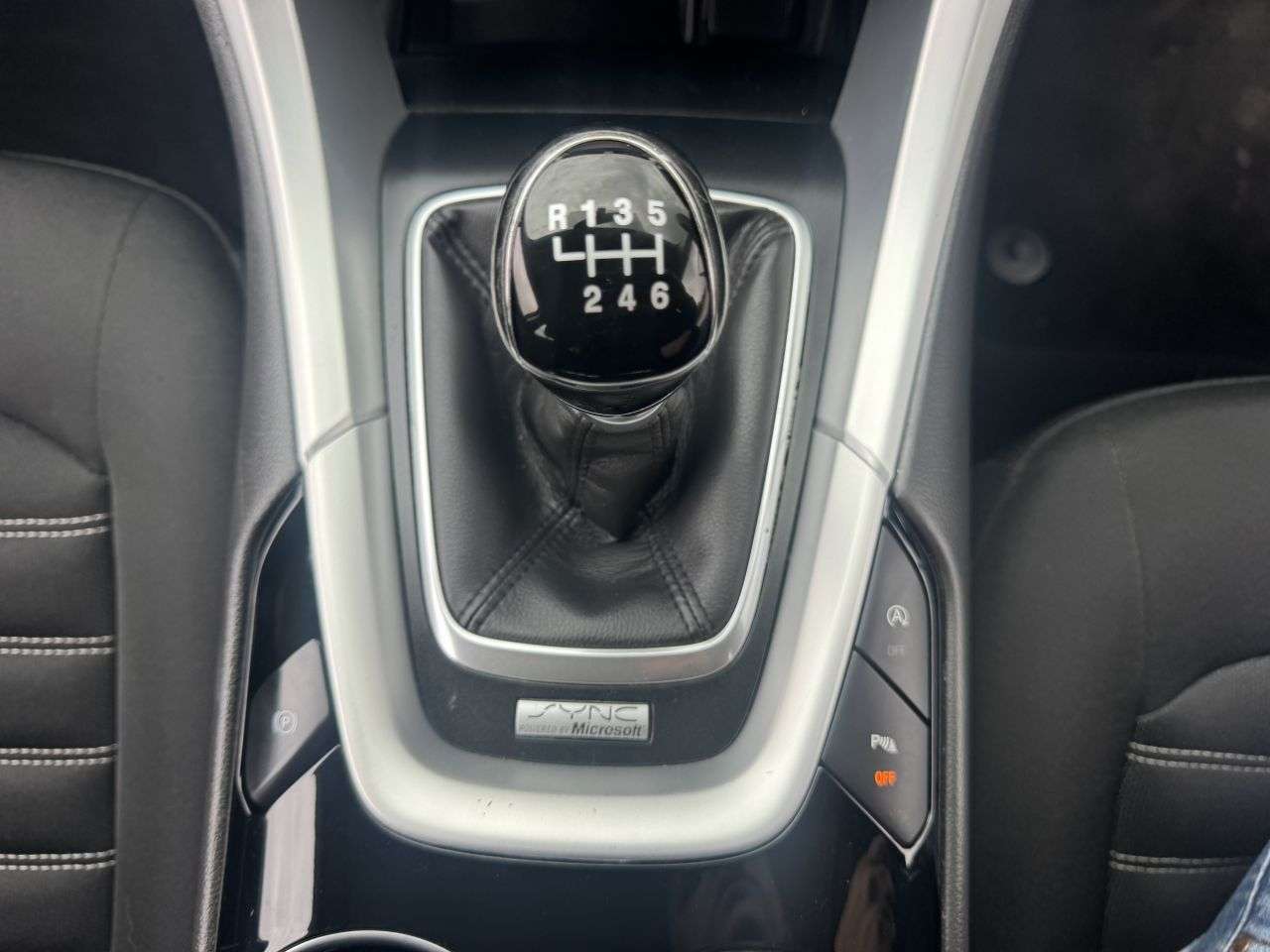 2015 FORD MONDEO 2015 FORD MONDEO
