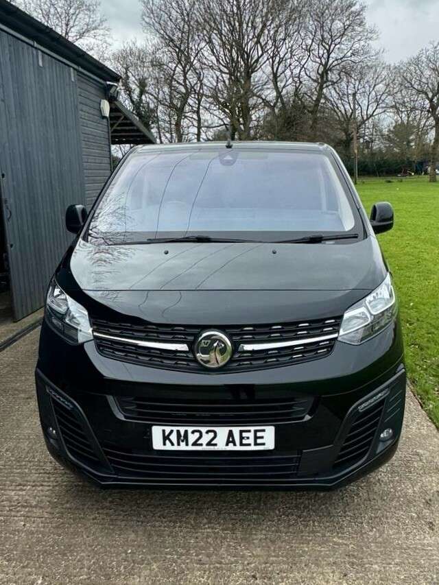 A 2022 VAUXHALL VIVARO 2.0 Turbo D 3100 Elite Crew Van Double Cab 5dr Diesel Manual L2 H1 Euro 6 ( A 2022 VAUXHALL VIVARO 2.0 Turbo D 3100 Elite Crew Van Double Cab 5dr Diesel Manual L2 H1 Euro 6 (