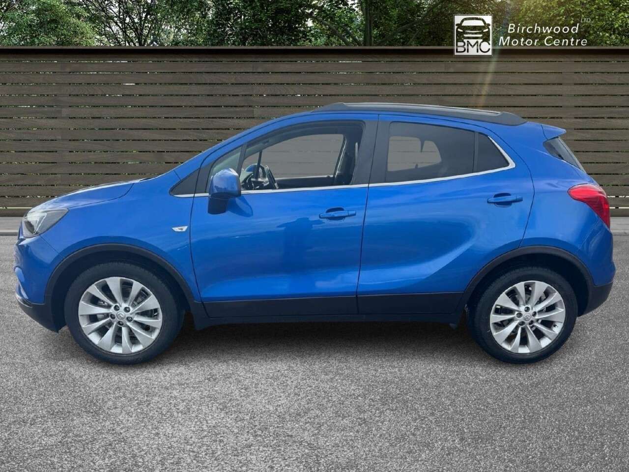 A 2017 VAUXHALL MOKKA X 1.6i Elite SUV 5dr Petrol Manual Euro 6 (s/s) (115 ps) FULL SERVICE HISTORY A 2017 VAUXHALL MOKKA X 1.6i Elite SUV 5dr Petrol Manual Euro 6 (s/s) (115 ps) FULL SERVICE HISTORY