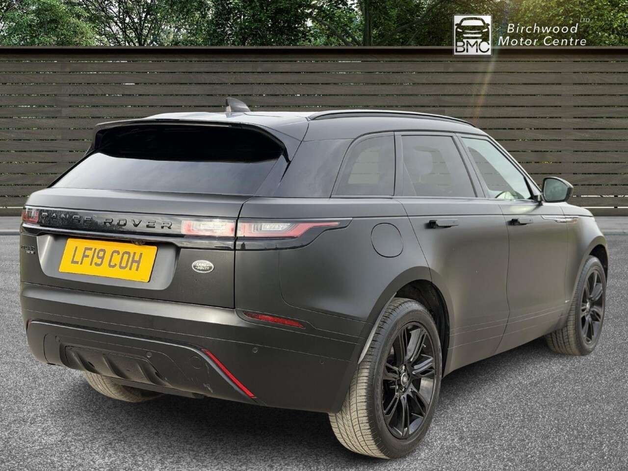 A 2019 LAND ROVER RANGE ROVER VELAR 2.0 D180 R-Dynamic SE SUV 5dr Diesel Auto 4WD Euro 6 (s/s) (180 ps) WRAPPED A 2019 LAND ROVER RANGE ROVER VELAR 2.0 D180 R-Dynamic SE SUV 5dr Diesel Auto 4WD Euro 6 (s/s) (180 ps) WRAPPED