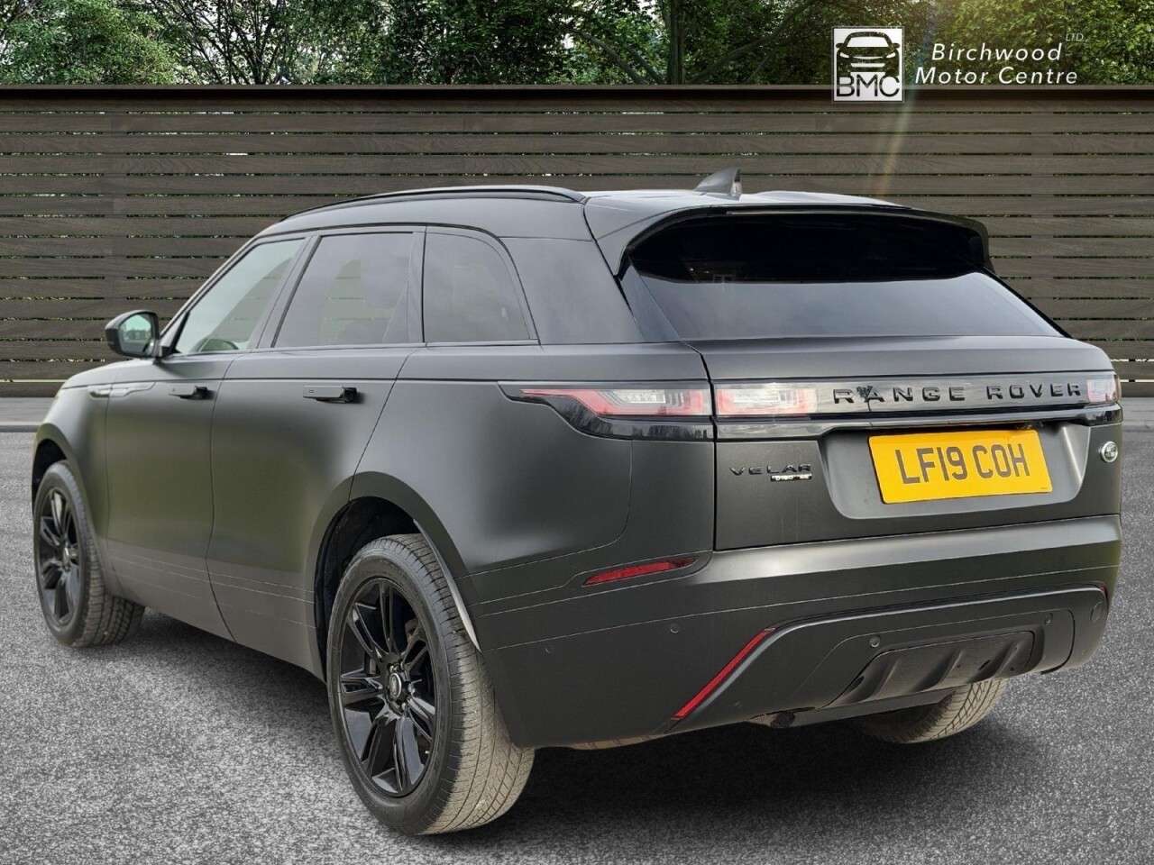 A 2019 LAND ROVER RANGE ROVER VELAR 2.0 D180 R-Dynamic SE SUV 5dr Diesel Auto 4WD Euro 6 (s/s) (180 ps) WRAPPED A 2019 LAND ROVER RANGE ROVER VELAR 2.0 D180 R-Dynamic SE SUV 5dr Diesel Auto 4WD Euro 6 (s/s) (180 ps) WRAPPED