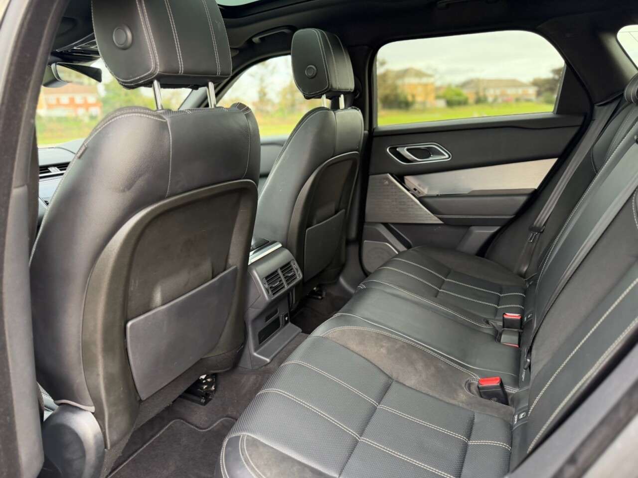 2019 LAND ROVER RANGE ROVER VELAR 2019 LAND ROVER RANGE ROVER VELAR