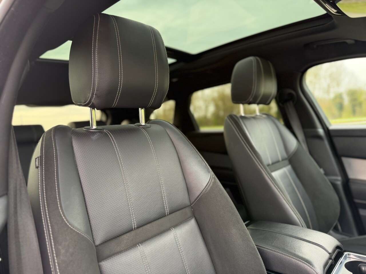 2019 LAND ROVER RANGE ROVER VELAR 2019 LAND ROVER RANGE ROVER VELAR