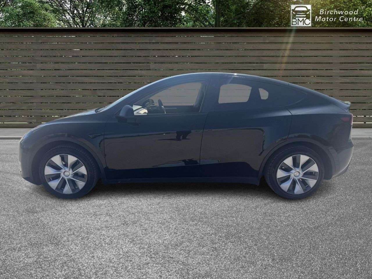A 2022 TESLA MODEL Y (Dual Motor) Long Range SUV 5dr Electric Auto 4WDE (384 bhp) SERVICE HISTOR A 2022 TESLA MODEL Y (Dual Motor) Long Range SUV 5dr Electric Auto 4WDE (384 bhp) SERVICE HISTOR
