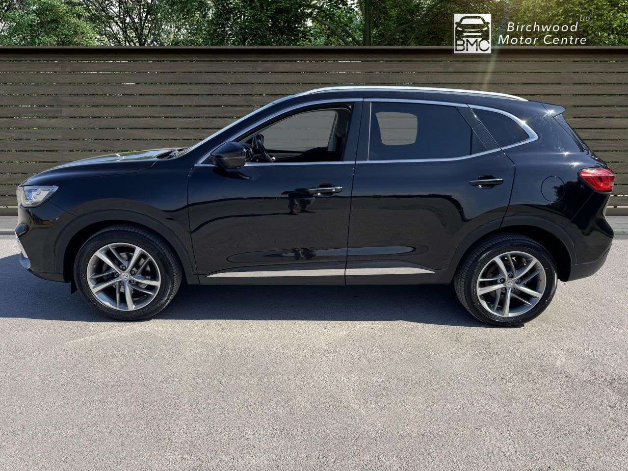 A 2022 MG MG HS 1.5 T-GDI Exclusive SUV 5dr Petrol Manual Euro 6 (s/s) (162 ps) A 2022 MG MG HS 1.5 T-GDI Exclusive SUV 5dr Petrol Manual Euro 6 (s/s) (162 ps)