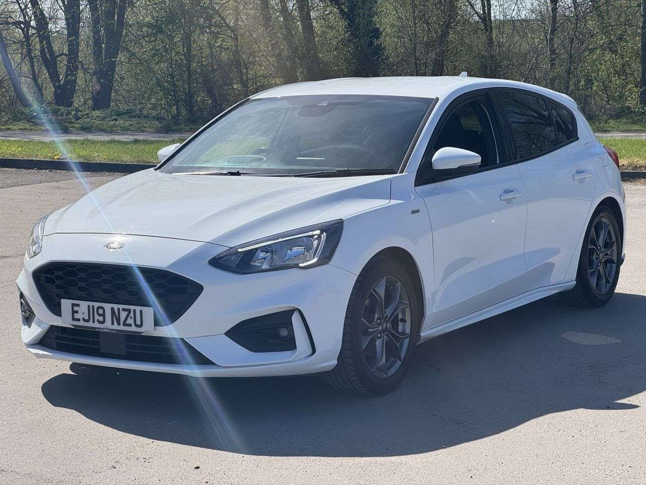 A 2019 FORD FOCUS 1.0T ECOBOOST ZETEC HATCHBACK 5DR PETROL MANUAL EURO 6 (S/S) (100 PS) AIR C A 2019 FORD FOCUS 1.0T ECOBOOST ZETEC HATCHBACK 5DR PETROL MANUAL EURO 6 (S/S) (100 PS) AIR C