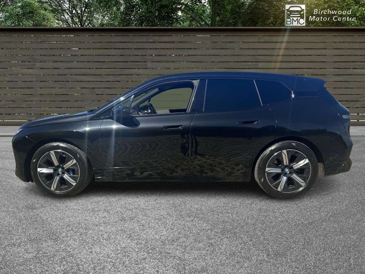 A 2022 BMW IX 40 76.6kWh M Sport Edition SUV 5dr Electric Auto xDrive (326 ps) LUXURIOUS A 2022 BMW IX 40 76.6kWh M Sport Edition SUV 5dr Electric Auto xDrive (326 ps) LUXURIOUS