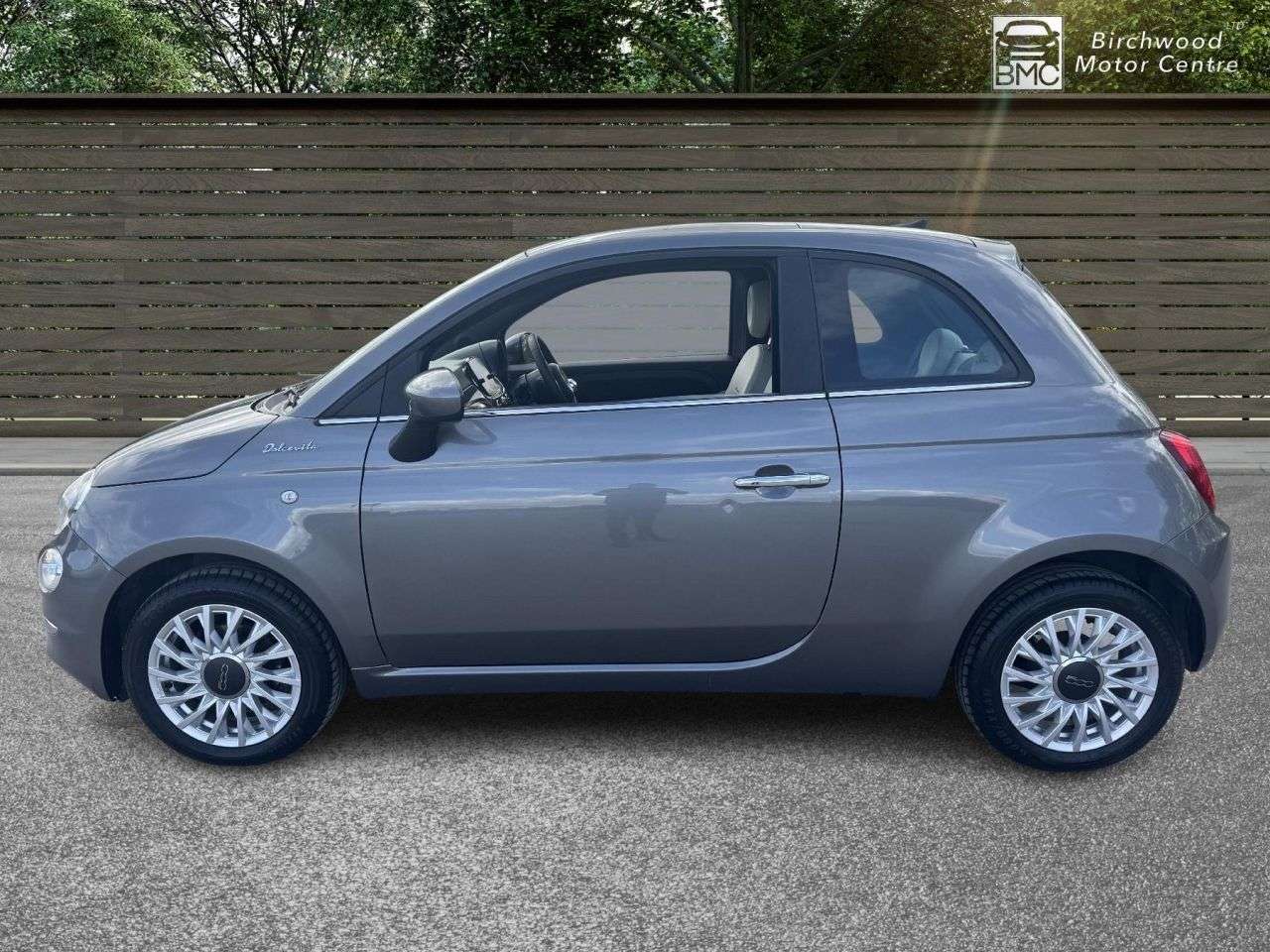 A 2023 FIAT 500 1.0 MHEV Dolcevita Hatchback 3dr Petrol Manual Euro 6 (s/s) (70 bhp) SERVIC A 2023 FIAT 500 1.0 MHEV Dolcevita Hatchback 3dr Petrol Manual Euro 6 (s/s) (70 bhp) SERVIC