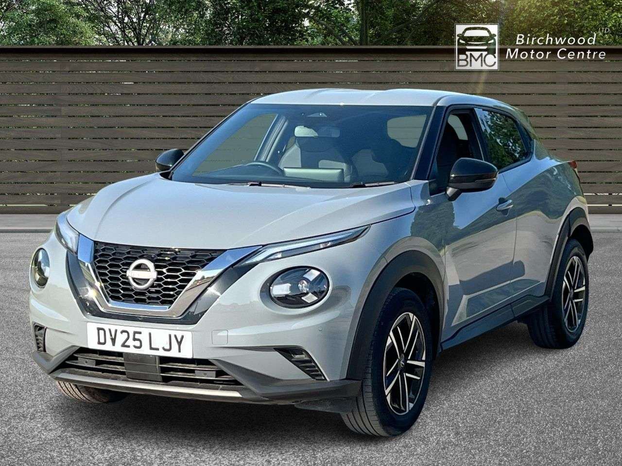 A 2025 NISSAN JUKE 1.0 DIG-T N-Connecta SUV 5dr Petrol DCT Auto Euro 6 (s/s) (114 ps) SERVICE A 2025 NISSAN JUKE 1.0 DIG-T N-Connecta SUV 5dr Petrol DCT Auto Euro 6 (s/s) (114 ps) SERVICE