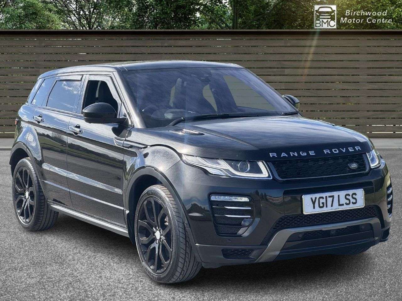 A 2017 LAND ROVER RANGE ROVER EVOQUE 2.0 TD4 HSE Dynamic Lux SUV 5dr Diesel Auto 4WD Euro 6 (s/s) (180 ps) A 2017 LAND ROVER RANGE ROVER EVOQUE 2.0 TD4 HSE Dynamic Lux SUV 5dr Diesel Auto 4WD Euro 6 (s/s) (180 ps)