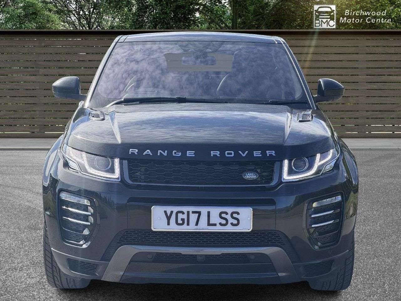 A 2017 LAND ROVER RANGE ROVER EVOQUE 2.0 TD4 HSE Dynamic Lux SUV 5dr Diesel Auto 4WD Euro 6 (s/s) (180 ps) A 2017 LAND ROVER RANGE ROVER EVOQUE 2.0 TD4 HSE Dynamic Lux SUV 5dr Diesel Auto 4WD Euro 6 (s/s) (180 ps)