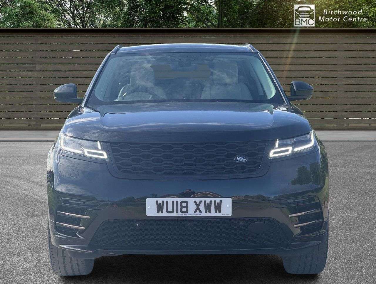 A 2018 LAND ROVER RANGE ROVER VELAR 2.0 D240 R-Dynamic HSE SUV 5dr Diesel Auto 4WD Euro 6 (s/s) (240 ps) SERVIC A 2018 LAND ROVER RANGE ROVER VELAR 2.0 D240 R-Dynamic HSE SUV 5dr Diesel Auto 4WD Euro 6 (s/s) (240 ps) SERVIC