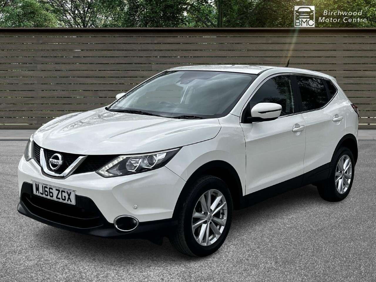 A 2016 NISSAN QASHQAI 1.2 DIG-T Acenta SUV 5dr Petrol Manual 2WD Euro 6 (s/s) (115 ps) SERVICE HI A 2016 NISSAN QASHQAI 1.2 DIG-T Acenta SUV 5dr Petrol Manual 2WD Euro 6 (s/s) (115 ps) SERVICE HI