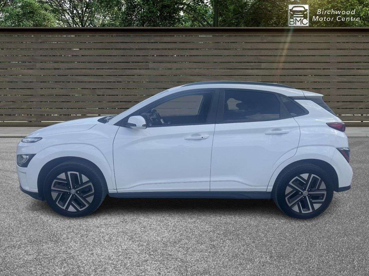 A 2023 HYUNDAI KONA 39kWh Premium SUV 5dr Electric Auto (10.5kW Charger) (136 ps) FULL SERVICE A 2023 HYUNDAI KONA 39kWh Premium SUV 5dr Electric Auto (10.5kW Charger) (136 ps) FULL SERVICE