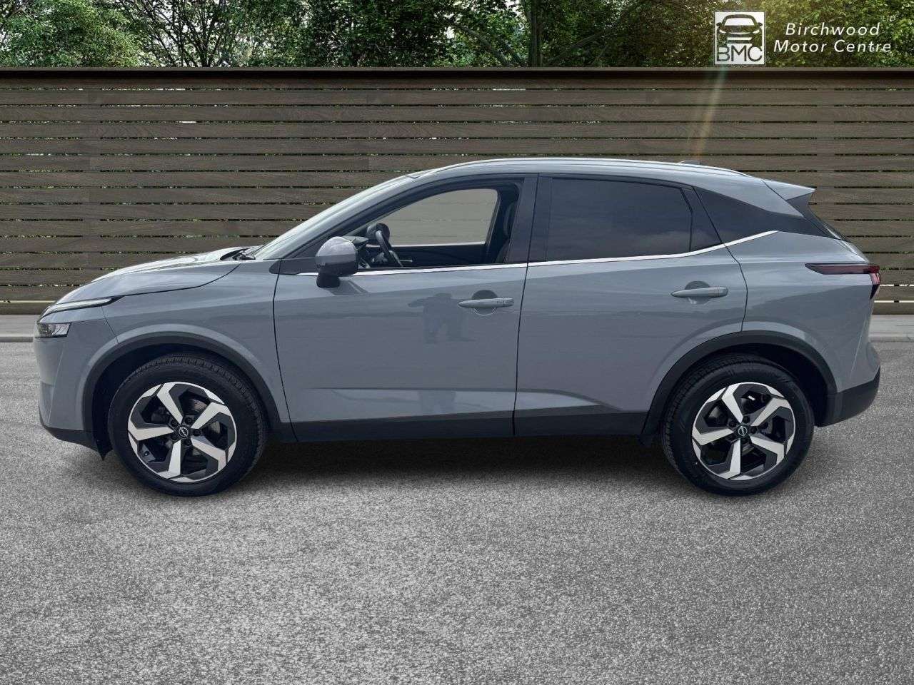 A 2024 NISSAN QASHQAI 1.3 DIG-T MHEV N-Connecta SUV 5dr Petrol Hybrid XTRON Euro 6 (s/s) (158 ps) A 2024 NISSAN QASHQAI 1.3 DIG-T MHEV N-Connecta SUV 5dr Petrol Hybrid XTRON Euro 6 (s/s) (158 ps)