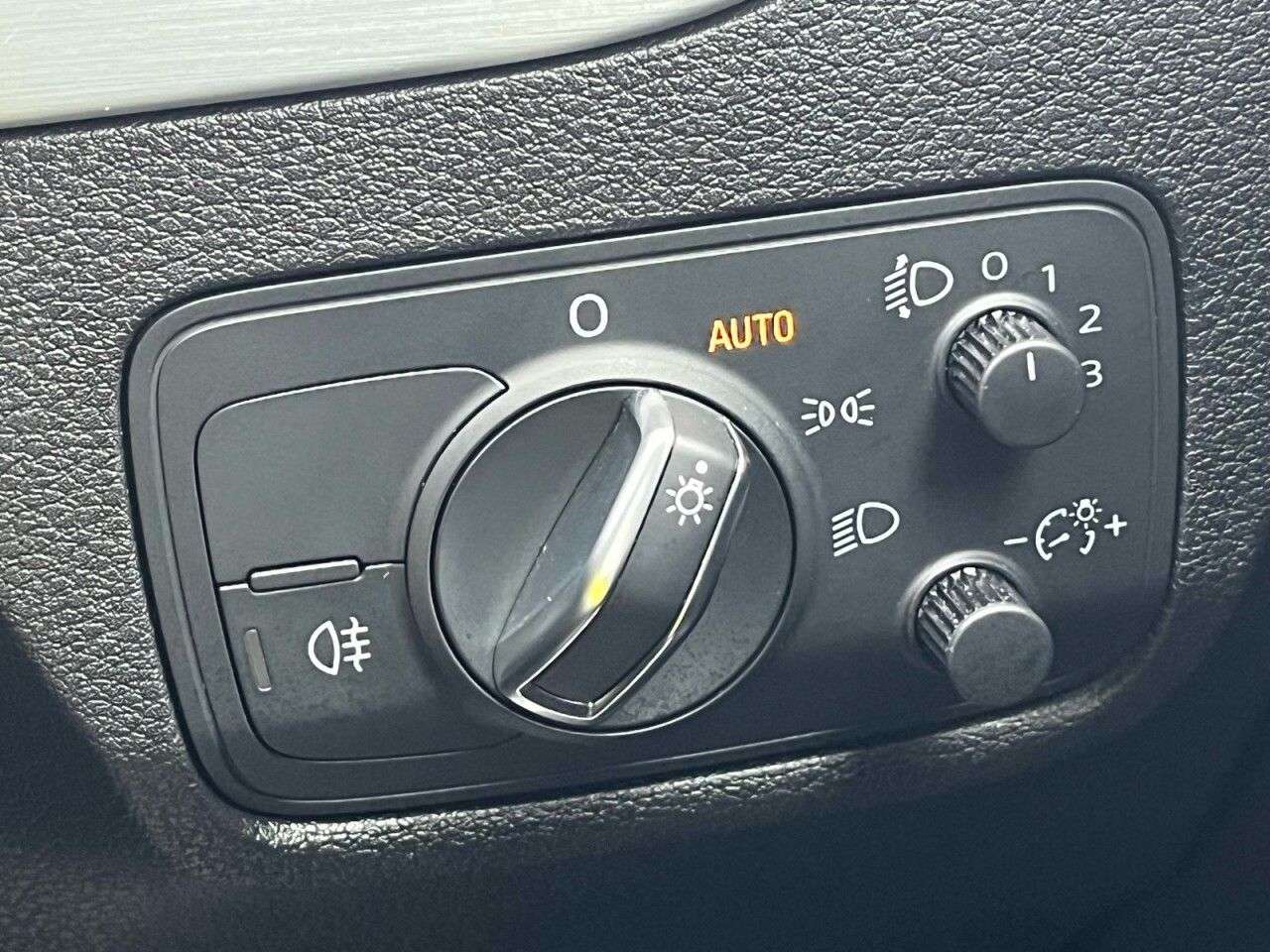 2018 AUDI Q2 2018 AUDI Q2