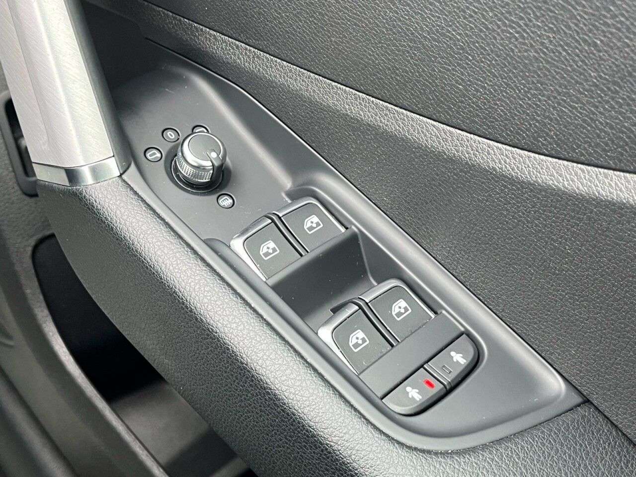 2018 AUDI Q2 2018 AUDI Q2