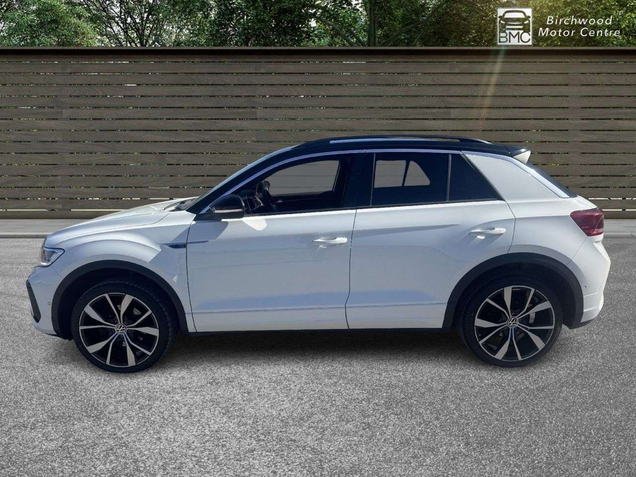 A 2023 VOLKSWAGEN T-ROC 2.0 TDI R-Line SUV 5dr Diesel DSG 4Motion Euro 6 (s/s) (150 ps) FULL SERVIC A 2023 VOLKSWAGEN T-ROC 2.0 TDI R-Line SUV 5dr Diesel DSG 4Motion Euro 6 (s/s) (150 ps) FULL SERVIC