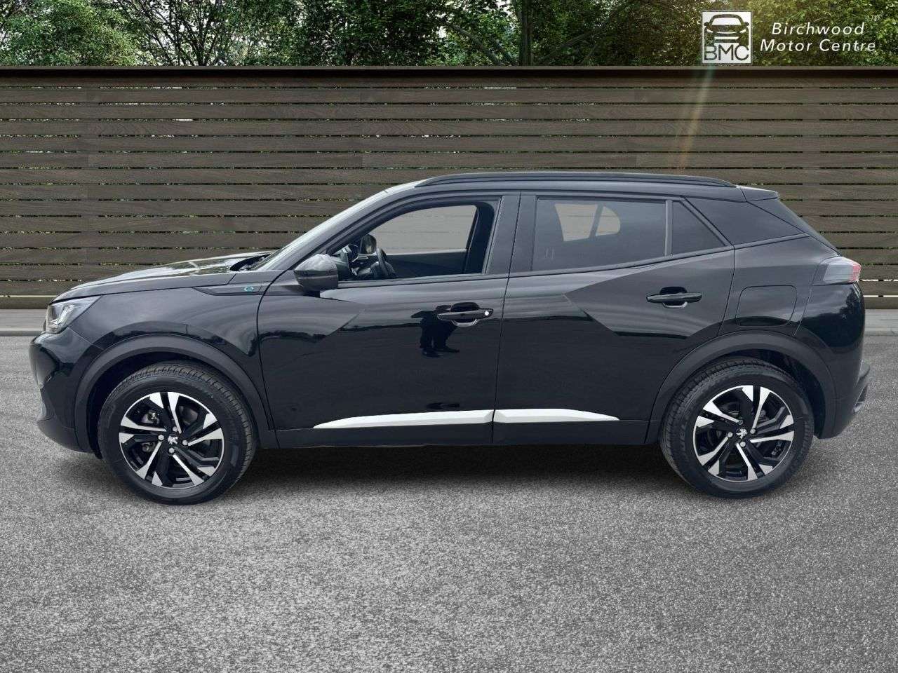 A 2023 PEUGEOT E-2008 50kWh Allure Premium + SUV 5dr Electric Auto (7kW Charger) (136 ps) FULL SE A 2023 PEUGEOT E-2008 50kWh Allure Premium + SUV 5dr Electric Auto (7kW Charger) (136 ps) FULL SE