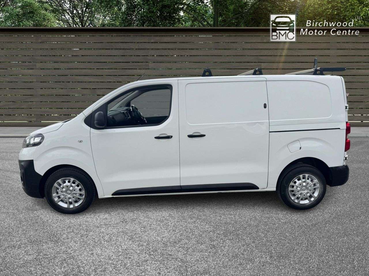 A 2020 VAUXHALL VIVARO 2.0 Turbo D 3100 Dynamic Panel Van 6dr Diesel Manual L1 H1 Euro 6 (s/s) (12 A 2020 VAUXHALL VIVARO 2.0 Turbo D 3100 Dynamic Panel Van 6dr Diesel Manual L1 H1 Euro 6 (s/s) (12