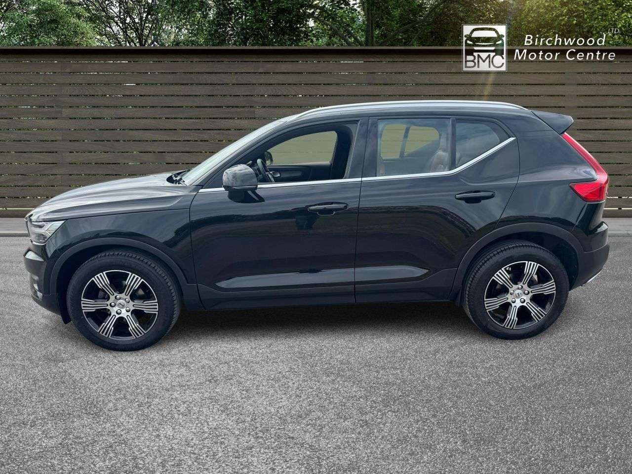 A 2021 VOLVO XC40 1.5 T3 Inscription SUV 5dr Petrol Auto Euro 6 (s/s) (163 ps) FULL SERVICE H A 2021 VOLVO XC40 1.5 T3 Inscription SUV 5dr Petrol Auto Euro 6 (s/s) (163 ps) FULL SERVICE H