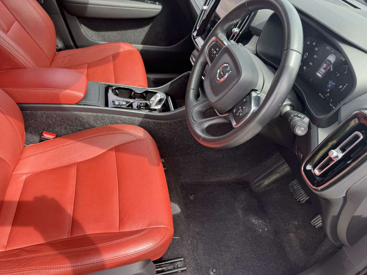 2021 VOLVO XC40 2021 VOLVO XC40