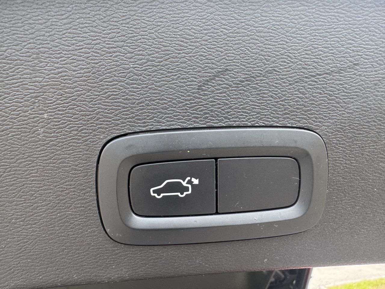 2021 VOLVO XC40 2021 VOLVO XC40