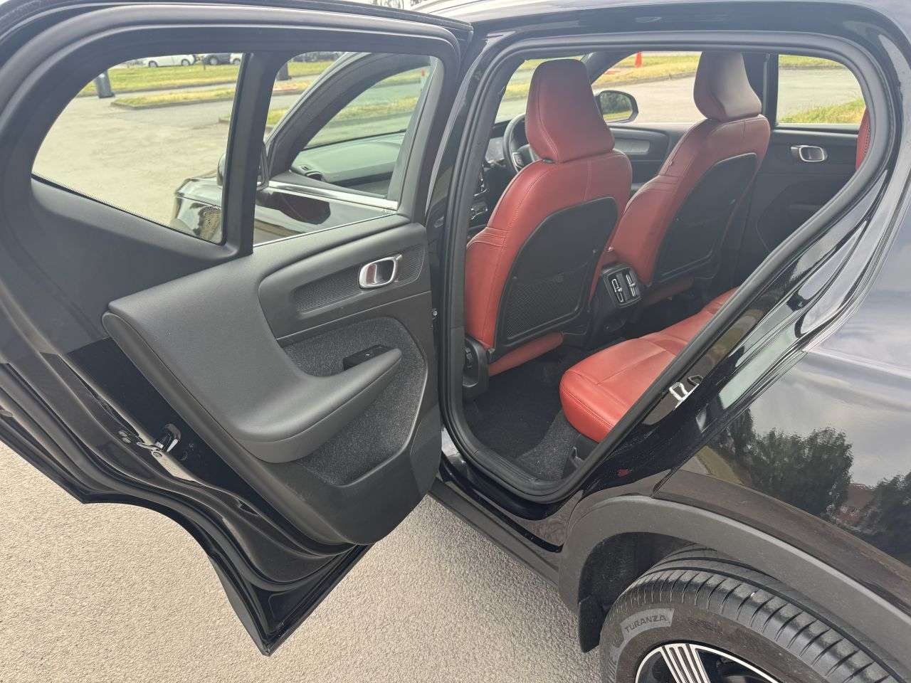 2021 VOLVO XC40 2021 VOLVO XC40