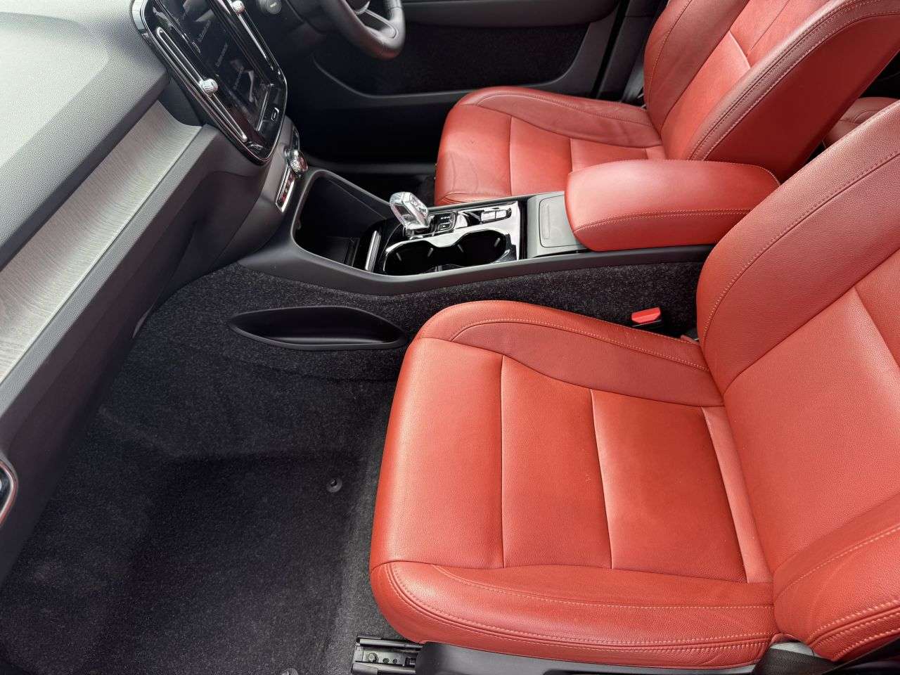 2021 VOLVO XC40 2021 VOLVO XC40