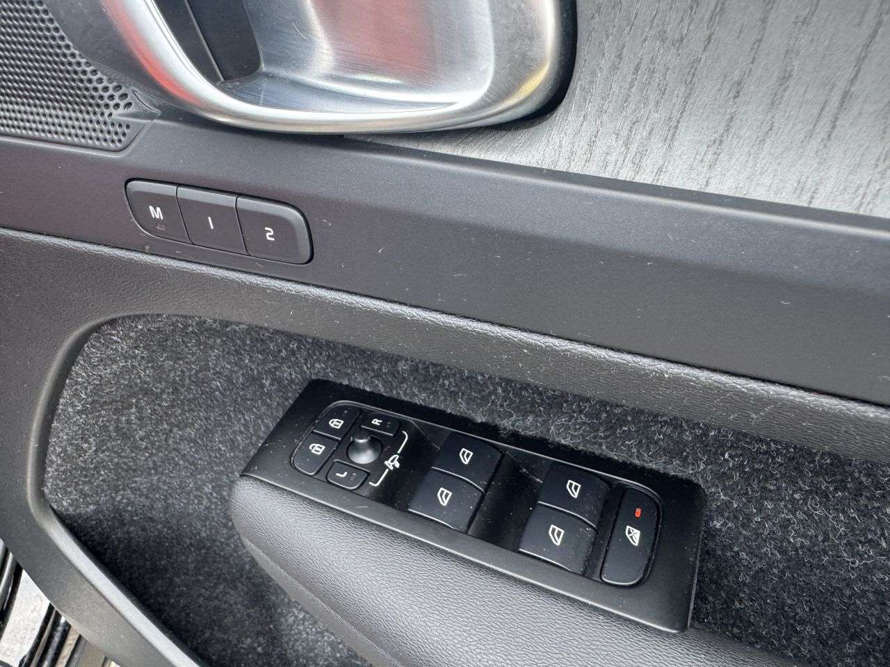 2021 VOLVO XC40 2021 VOLVO XC40