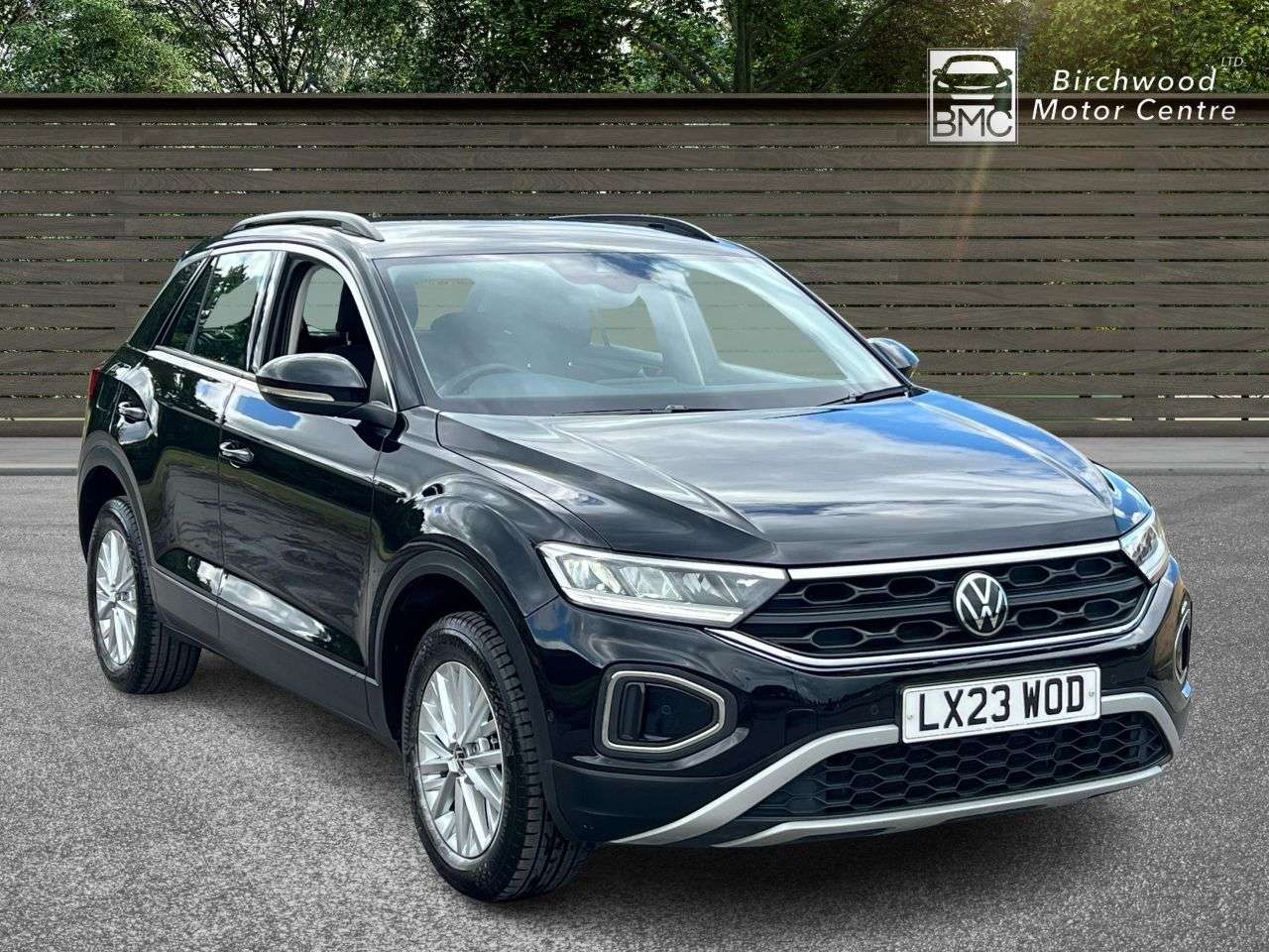 A 2023 VOLKSWAGEN T-ROC 1.5 TSI Life SUV 5dr Petrol DSG Euro 6 (s/s) (150 ps) FULL SERVICE HISTORY A 2023 VOLKSWAGEN T-ROC 1.5 TSI Life SUV 5dr Petrol DSG Euro 6 (s/s) (150 ps) FULL SERVICE HISTORY